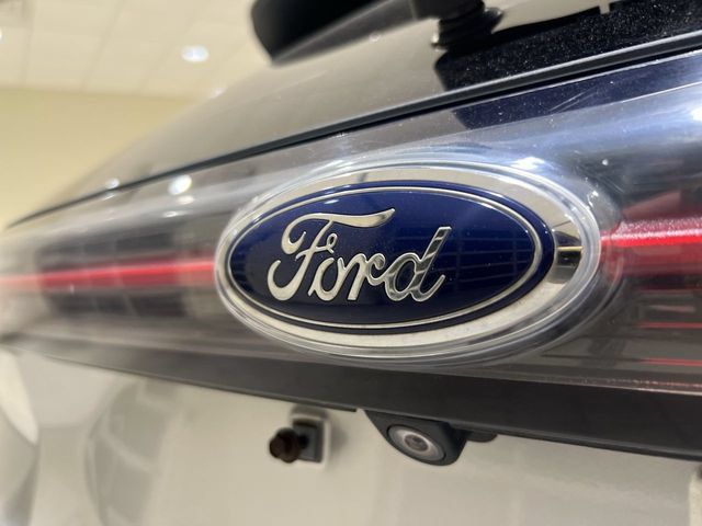 Used 2016 Ford Edge Titanium w/ Equipment Group 301A FWD image 30