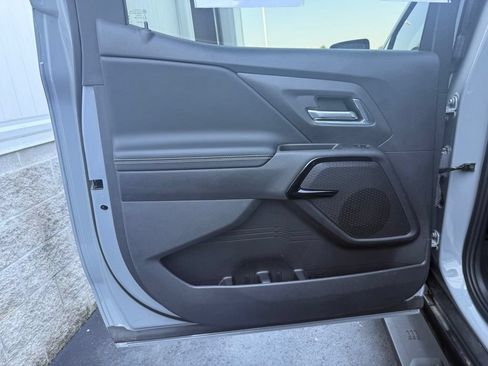 Used 2025 Chevrolet Silverado EV LT AWD/4WD image 11