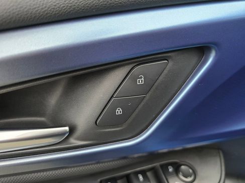 Used 2025 Chevrolet Equinox EV LT w/ Convenience Package FWD image 23