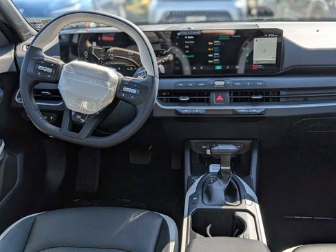 New 2026 Kia K4 EX FWD image 5