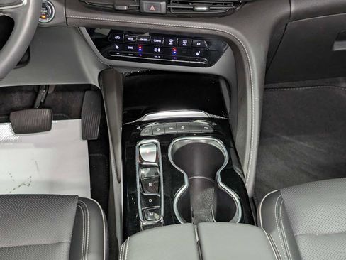 Certified 2023 Buick Envision Essence AWD/4WD image 19