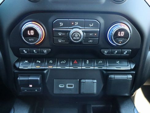 Used 2021 Chevrolet Silverado 1500 High Country w/ Technology Package image 12