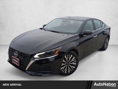 Used 2024 Nissan Altima 2.5 SV