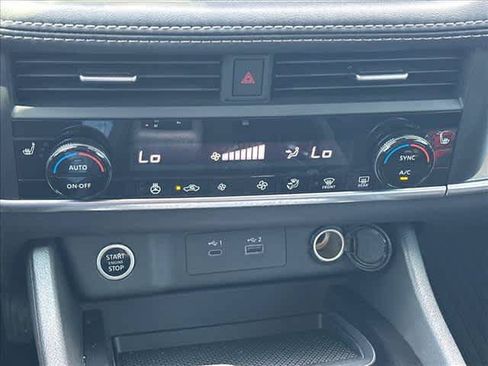 Used 2023 Nissan Rogue SV w/ SV Premium B Package FWD image 26