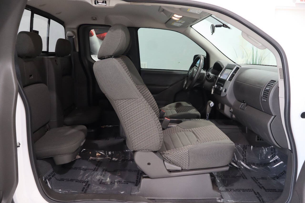 Used 2019 Nissan Frontier SV RWD image 11
