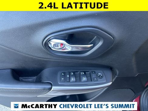 Used 2019 Jeep Cherokee Latitude w/ Popular Appearance Group image 21