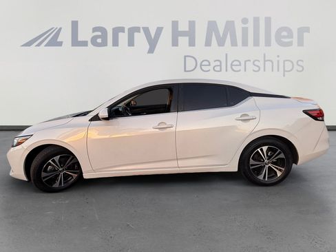 Certified 2022 Nissan Sentra SV w/ Trunk Package FWD image 2