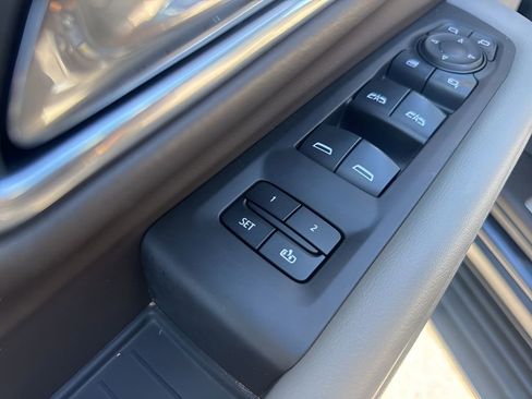 Used 2021 GMC Yukon SLT w/ SLT Luxury Plus Package image 11