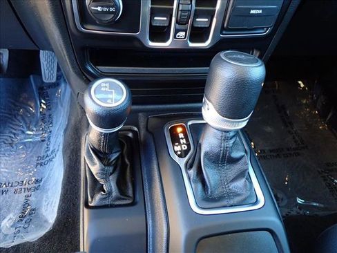 Used 2021 Jeep Gladiator Willys image 20