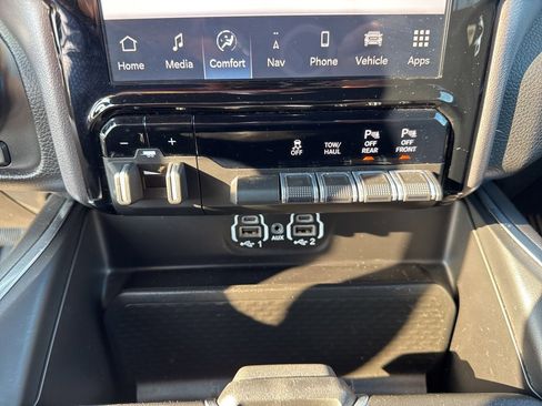 Used 2023 RAM 1500 Laramie image 42