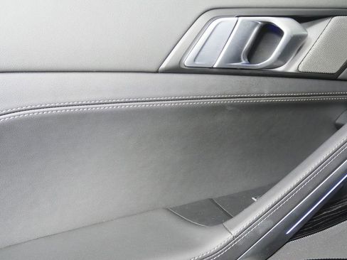 Used 2025 BMW X6 xDrive40i image 13