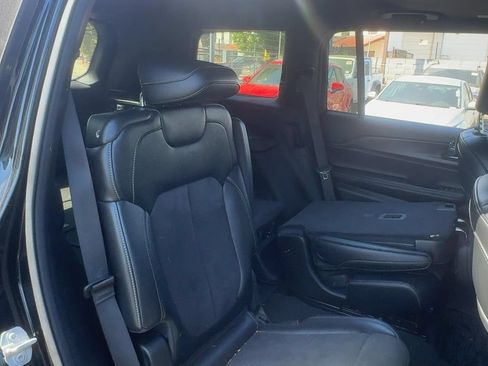 Used 2024 Jeep Grand Cherokee L Altitude RWD image 13
