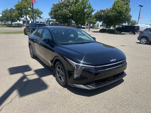 Used 2025 Kia K4 FWD image 1