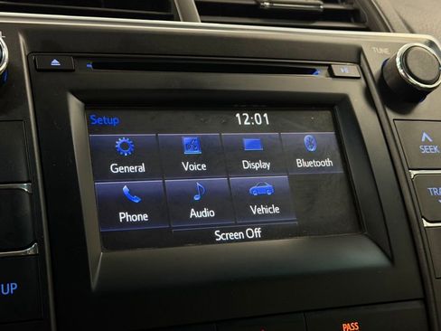 Used 2015 Toyota Camry SE image 17