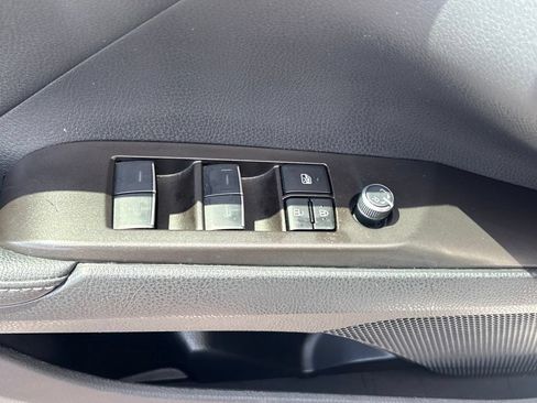 Used 2024 Toyota Camry XSE FWD image 8