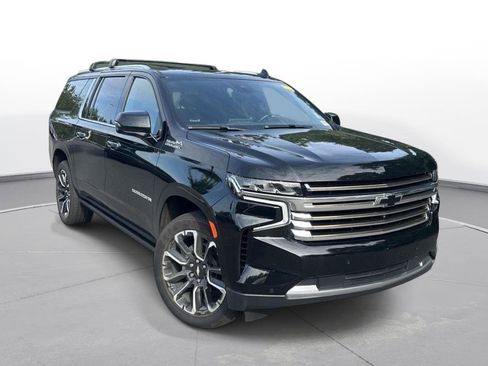 Used 2023 Chevrolet Suburban High Country w/ Premium Package 2 AWD/4WD image 4