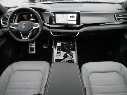 Certified 2025 Volkswagen Atlas Cross Sport SEL R-Line image 10