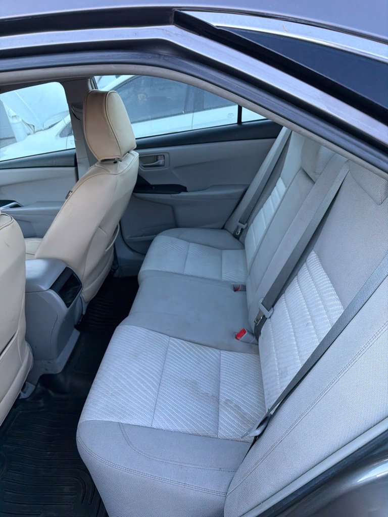 Used 2016 Toyota Camry LE FWD image 10