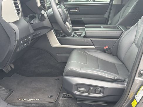 Used 2024 Toyota Tundra Limited AWD/4WD image 9