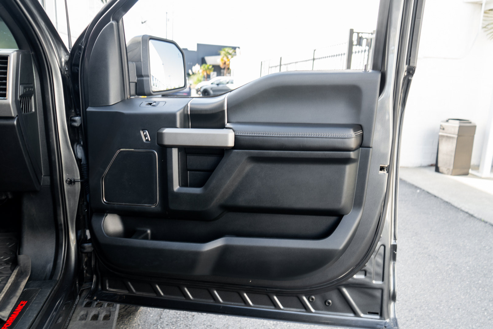 Used 2019 Ford F150 Raptor w/ Equipment Group 802A Luxury AWD/4WD image 31