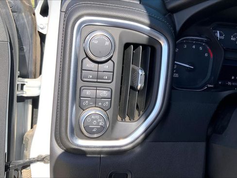 Used 2019 GMC Sierra 1500 SLT w/ SLT Premium Package AWD/4WD image 33