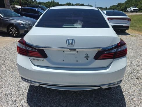 Used 2017 Honda Accord LX image 5