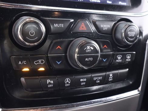 Used 2019 Jeep Grand Cherokee Laredo w/ Laredo X Package RWD image 22