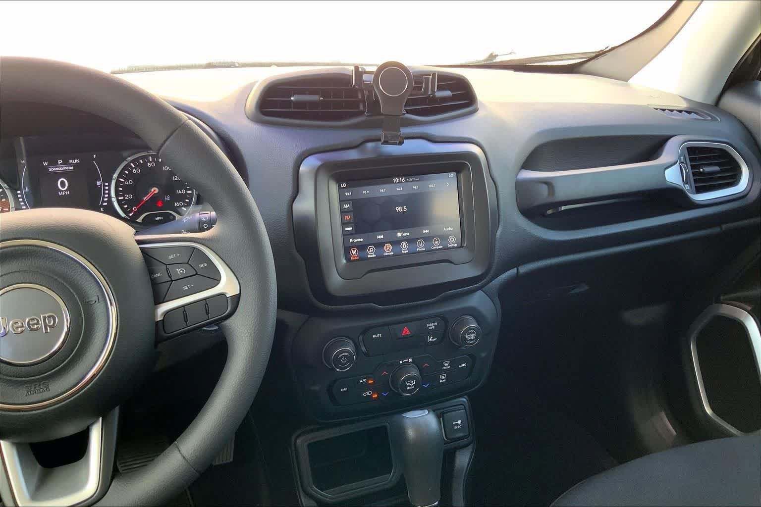 Used 2021 Jeep Renegade Sport FWD image 15