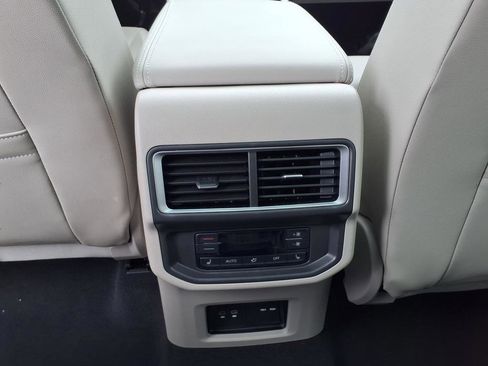 Used 2024 Volkswagen Atlas SEL Premium R-Line image 23