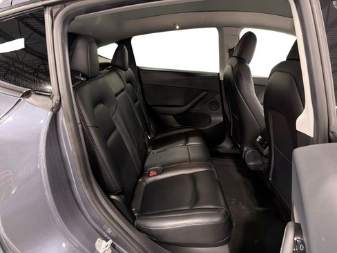 Certified 2021 Tesla Model Y 2WD image 11