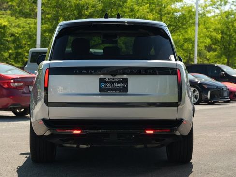 Used 2025 Land Rover Range Rover SE AWD/4WD image 15