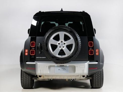 Used 2025 Land Rover Defender 110 S AWD/4WD image 7