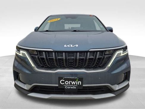 Used 2024 Kia Carnival EX image 4