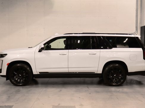 Used 2023 Cadillac Escalade ESV Sport Platinum w/ LPO, ONYX Package AWD/4WD image 2
