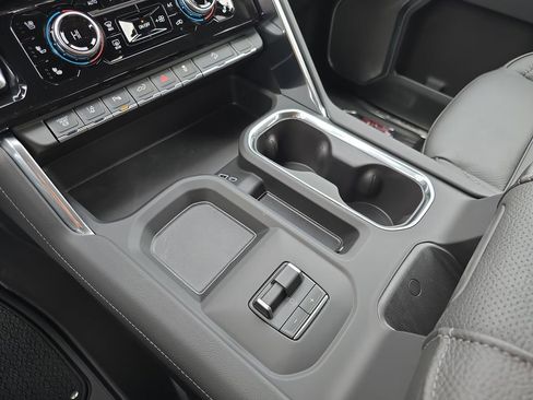 New 2026 GMC Sierra 2500 Denali w/ Denali Reserve Package AWD/4WD image 23