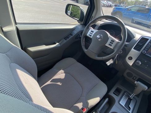 Used 2019 Nissan Frontier SV image 24