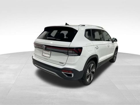 New 2025 Volkswagen Taos SE AWD/4WD image 5