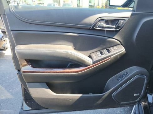 Used 2019 GMC Yukon SLT w/ Open Road Package AWD/4WD image 14