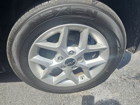 Used 2024 Kia Soul LX w/ Option Group 015 image 17