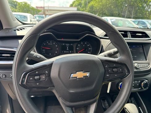 Used 2023 Chevrolet TrailBlazer LS AWD/4WD image 17