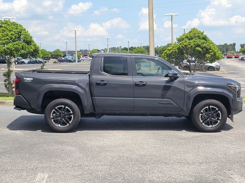 Used 2024 Toyota Tacoma TRD Sport w/ TRD Sport Upgrade Package RWD image 8