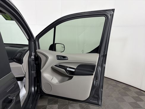 Used 2020 Ford Transit Connect XLT image 41