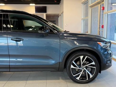 Used 2022 Volvo XC40 T5 R-Design w/ Advanced Package AWD/4WD image 16
