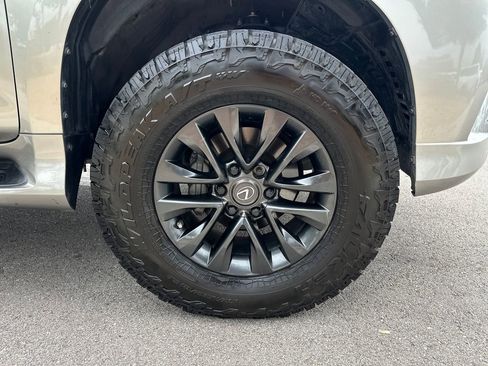 Used 2022 Lexus GX 460 Premium w/ Premium Package AWD/4WD image 13