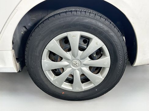 Used 2011 Toyota Corolla LE image 11