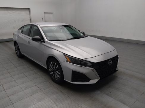 Used 2024 Nissan Altima 2.5 SV image 13