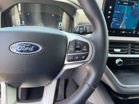 Used 2025 Ford Explorer Active RWD image 20