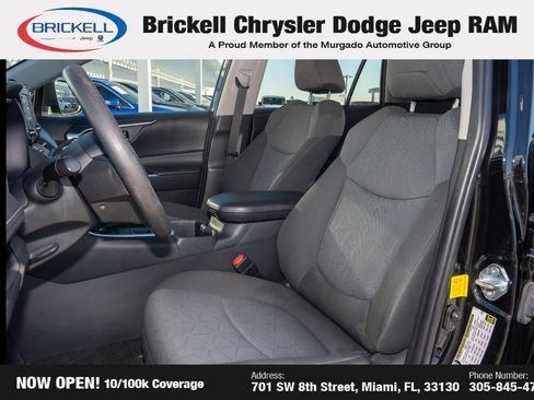 Used 2022 Toyota RAV4 XLE AWD/4WD image 15