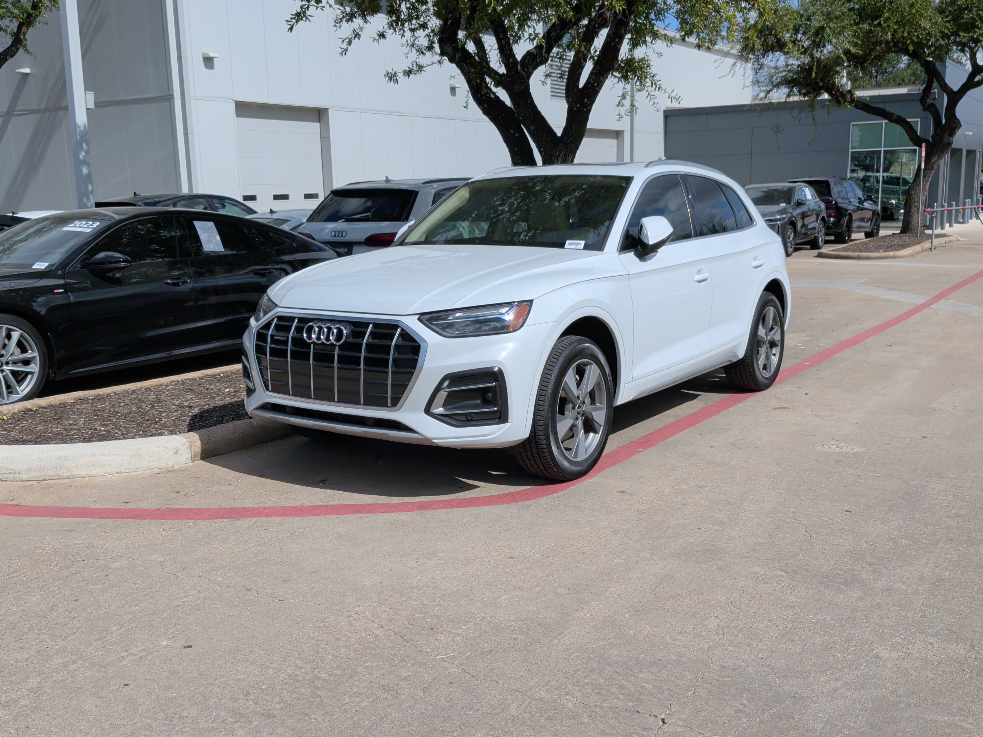 Used 2023 Audi Q5 2.0T Premium Plus w/ Premium Plus Package AWD/4WD image 5