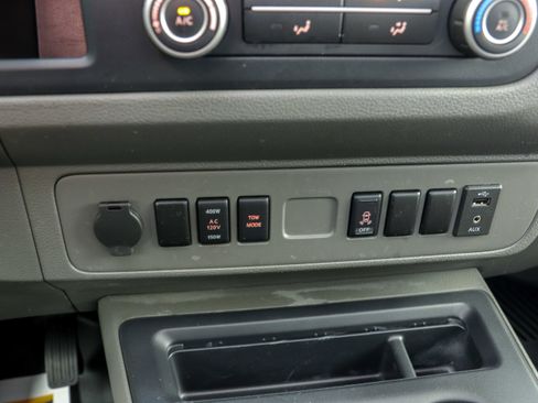 Used 2021 Nissan NV 3500 SV image 20